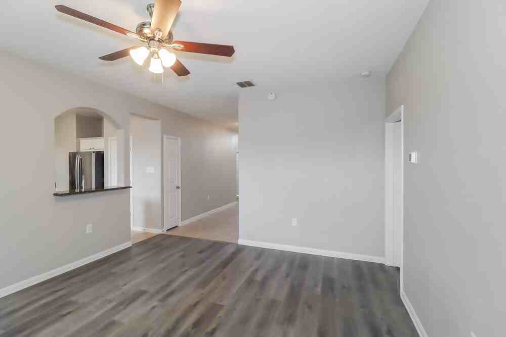 400 Captain Grumbles Dr - Photo 6 of 19