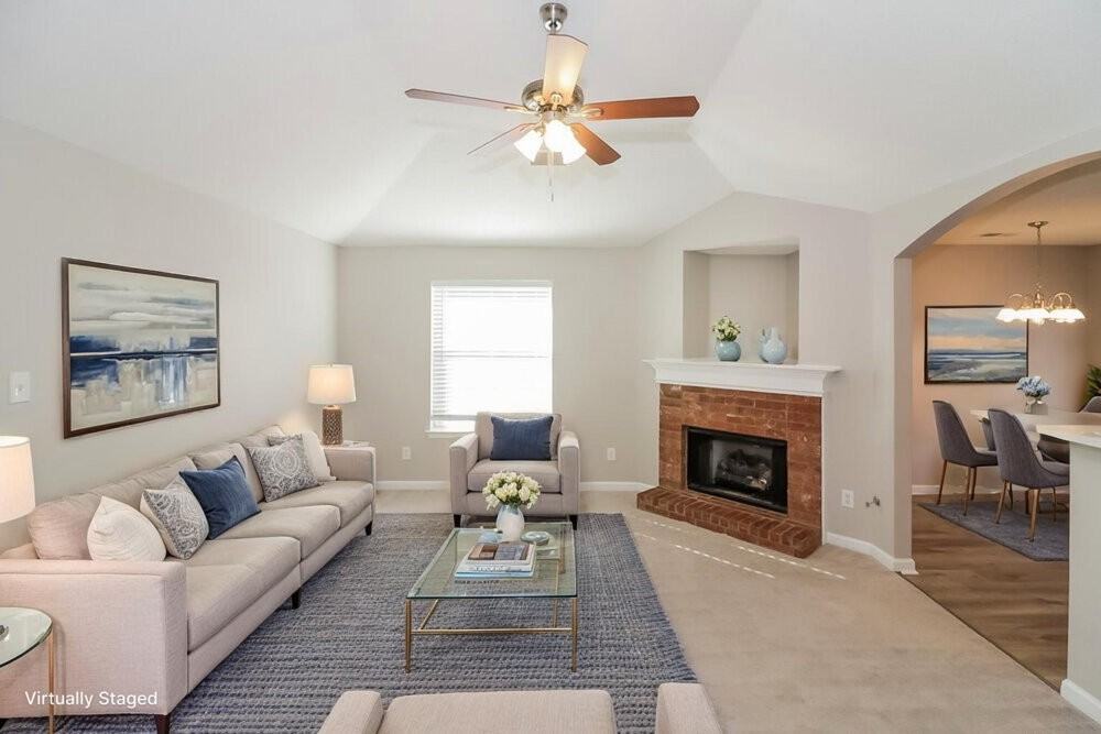 1107 Breezy Valley Dr - Photo 3 of 19