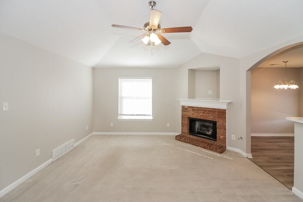 1107 Breezy Valley Dr - Photo 4 of 19