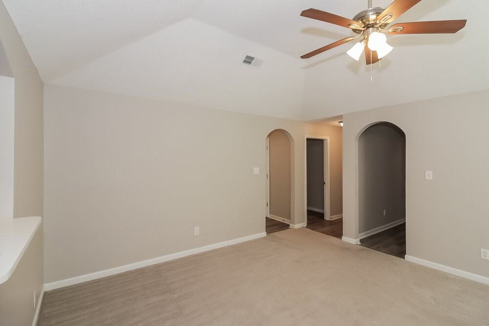 1107 Breezy Valley Dr - Photo 6 of 19