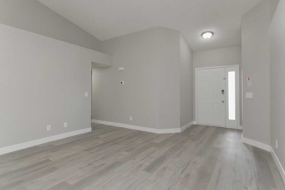 717 Skipjack Dr - Photo 3 of 19