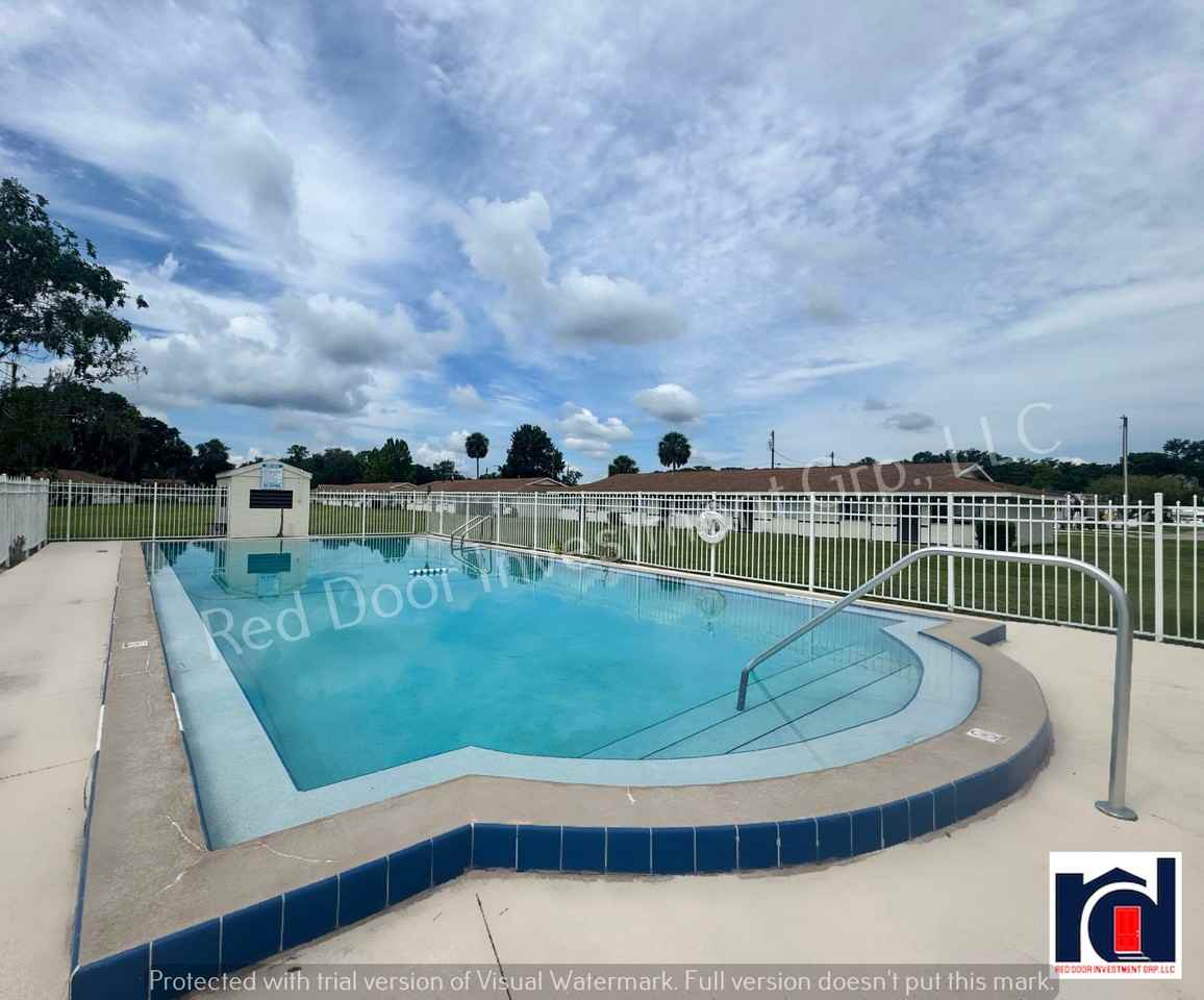 1, 2 & 3 Bedroom Apartment Community Close to Hontoon Island in Deland - Photo 2 of 18