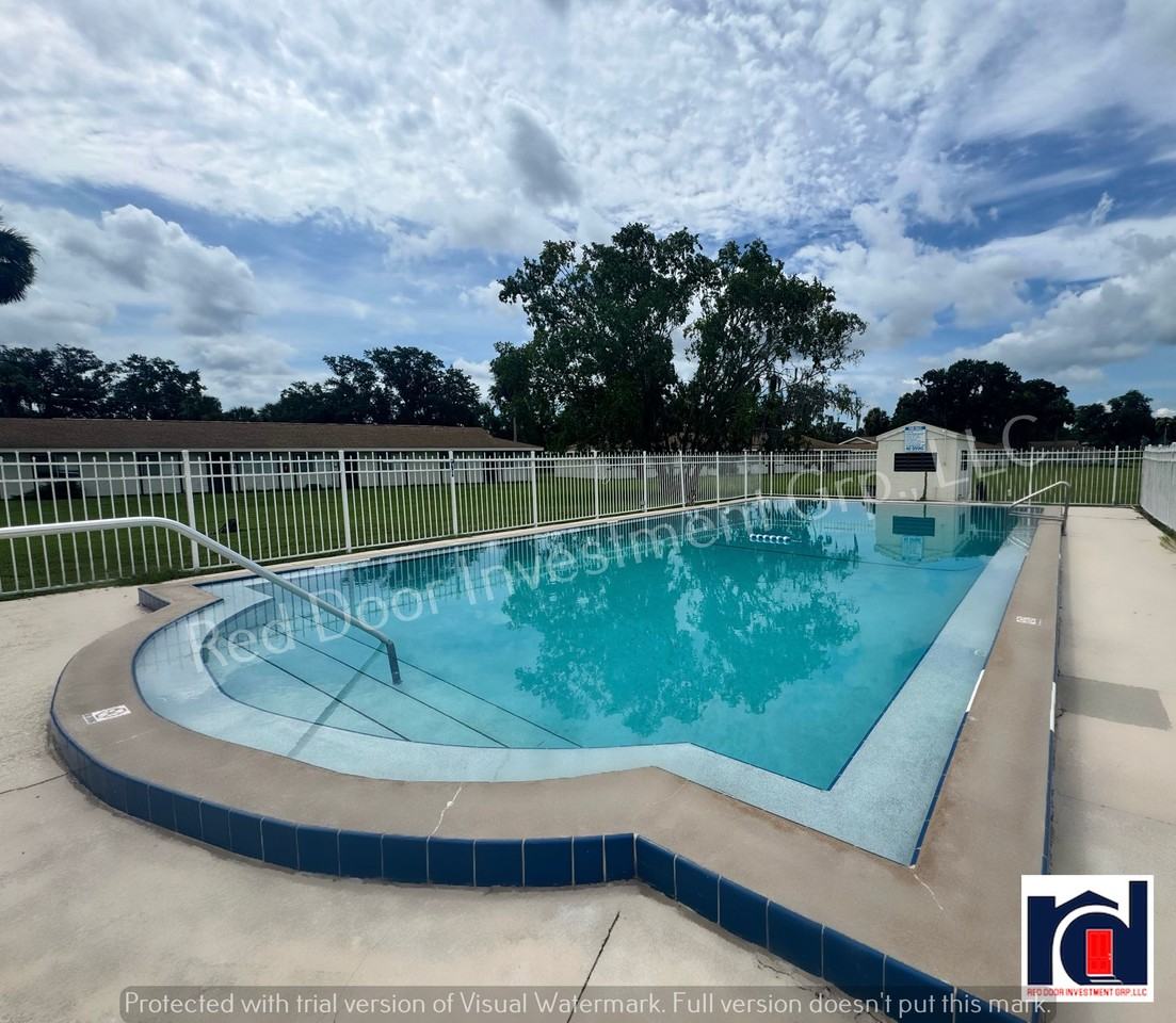 1, 2 & 3 Bedroom Apartment Community Close to Hontoon Island in Deland - Photo 3 of 18