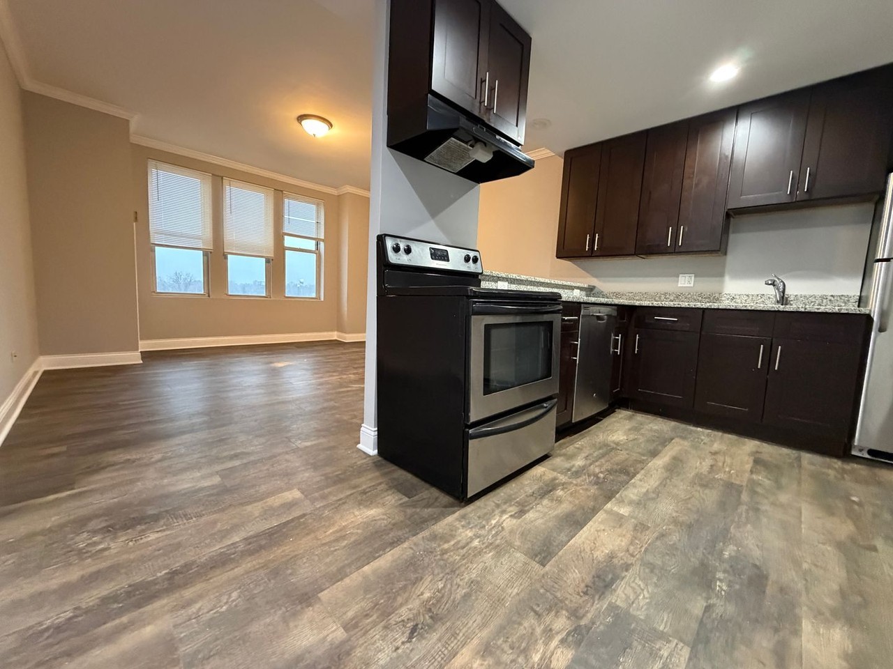 10 N Sheridan Rd. - Photo 3 of 29