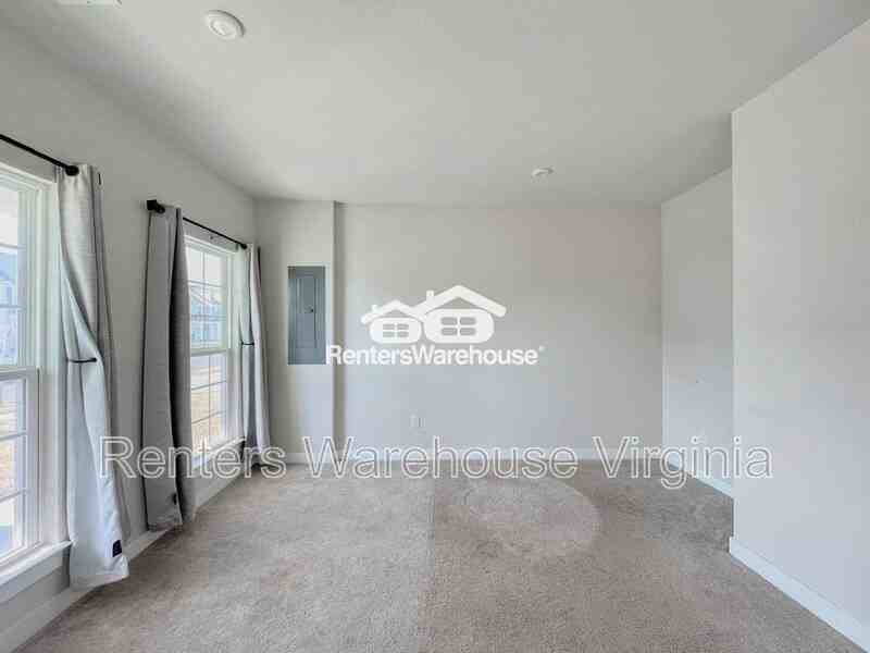 246 Goldenstar Ln - Photo 5 of 32