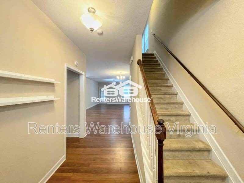 358 Goldenstar Ln - Photo 4 of 40