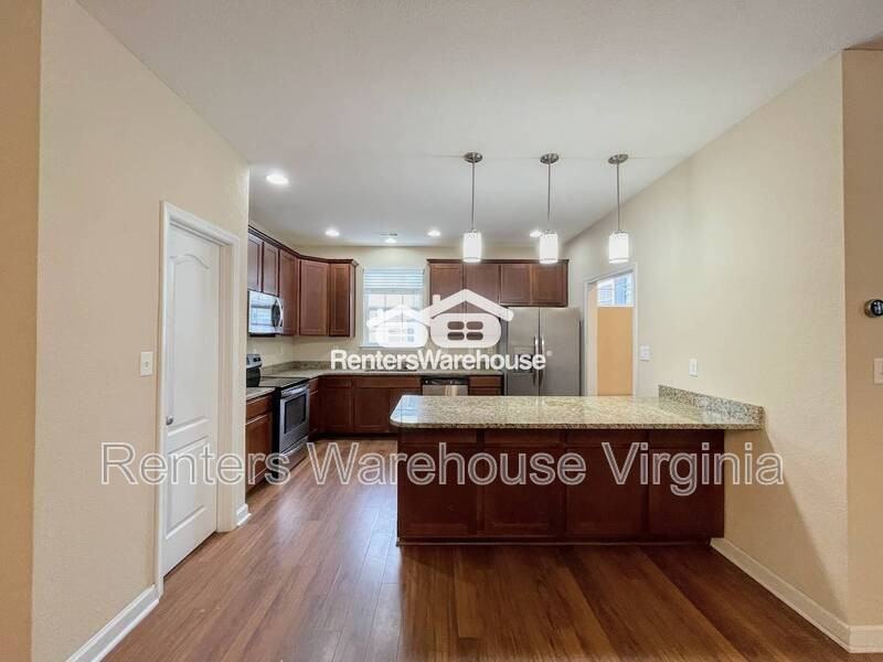 358 Goldenstar Ln - Photo 6 of 40