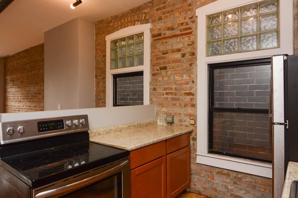 1710 N Damen Ave #2 - Photo 4 of 21