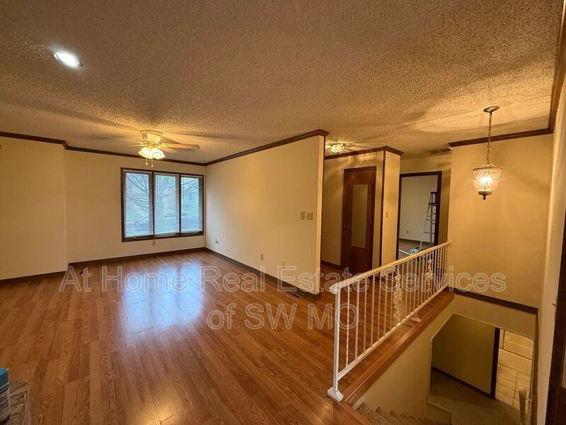 1701 E Lark St - Photo 5 of 17