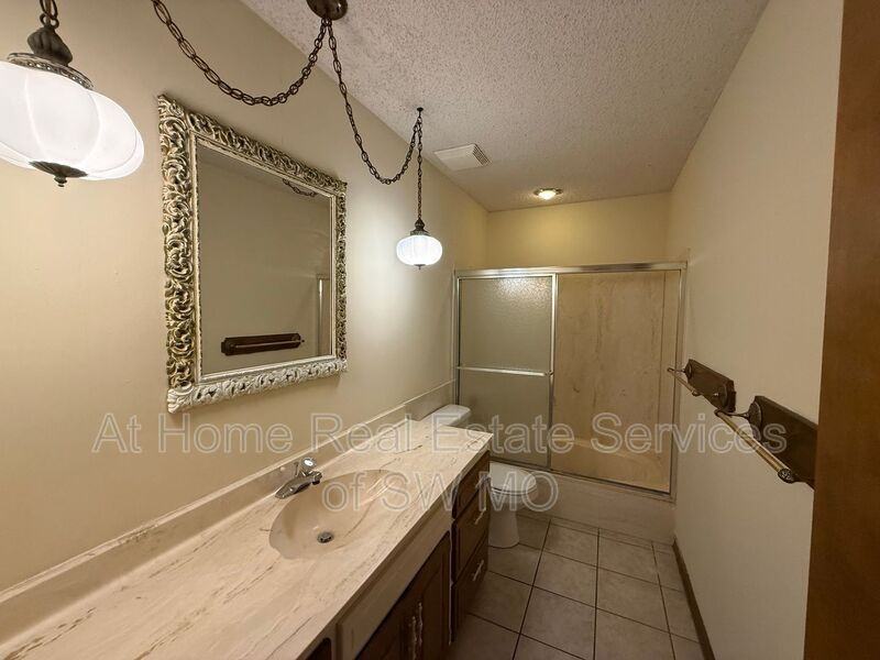 1701 E Lark St - Photo 7 of 17