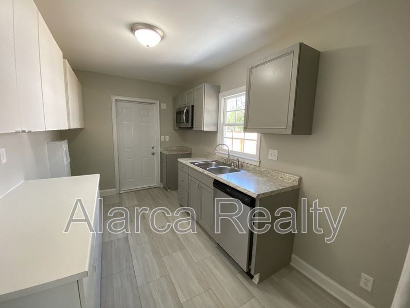 1513 Kimberly Rd - Photo 2 of 18