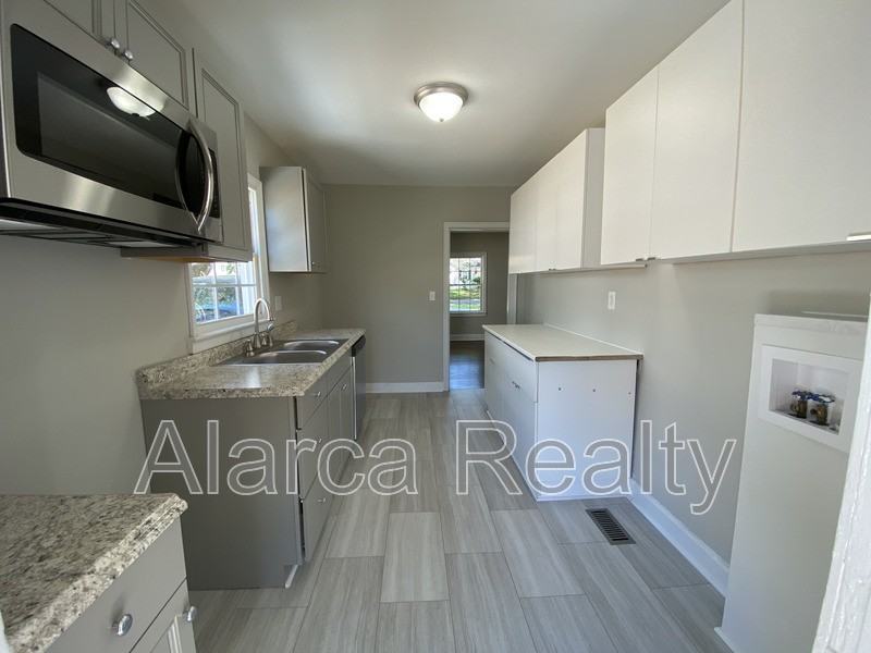 1513 Kimberly Rd - Photo 6 of 18