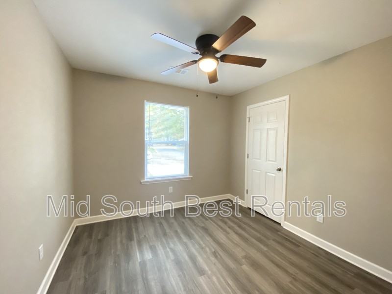 110 Jaxon St - Photo 4 of 8