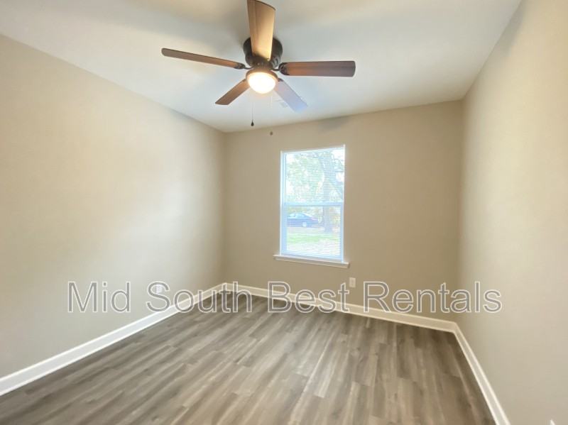 110 Jaxon St - Photo 5 of 8