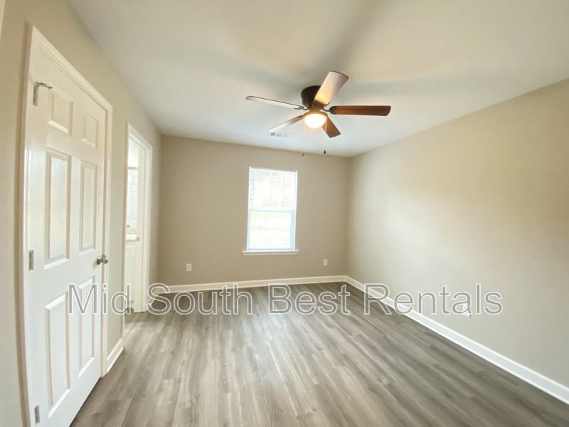 110 Jaxon St - Photo 6 of 8