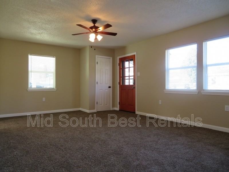 2403 S Spring St - Photo 2 of 7