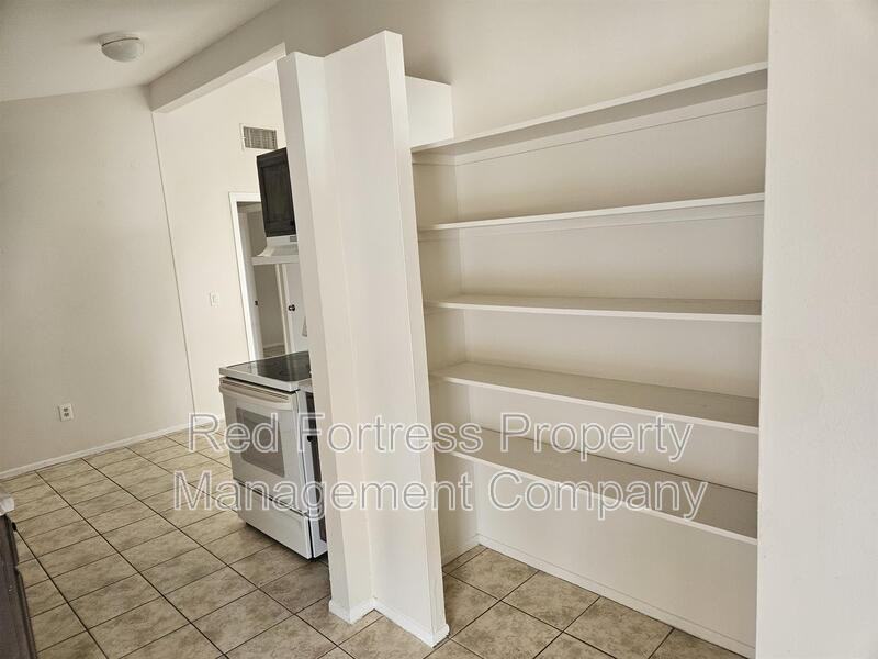 1635 Newport Ct - Photo 5 of 11