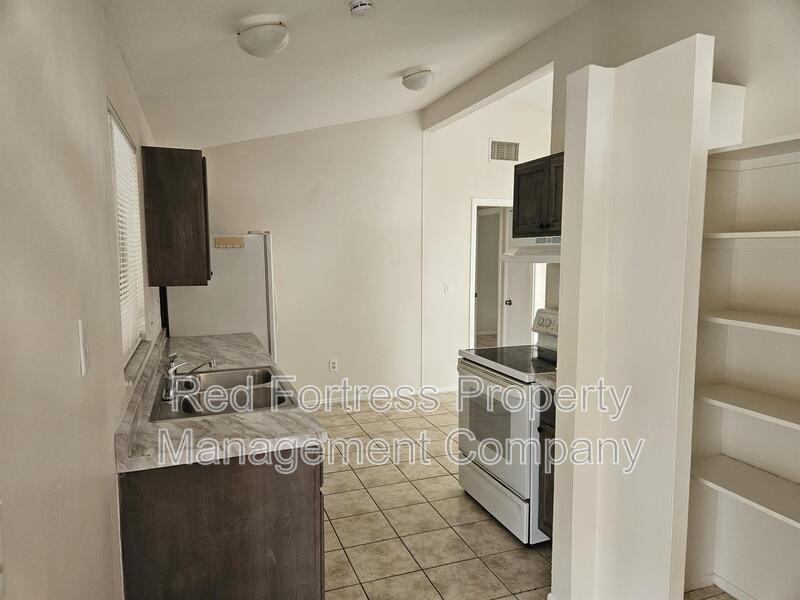 1635 Newport Ct - Photo 6 of 11