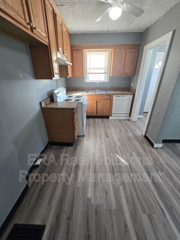 854 Fairwood Ave - Photo 7 of 18