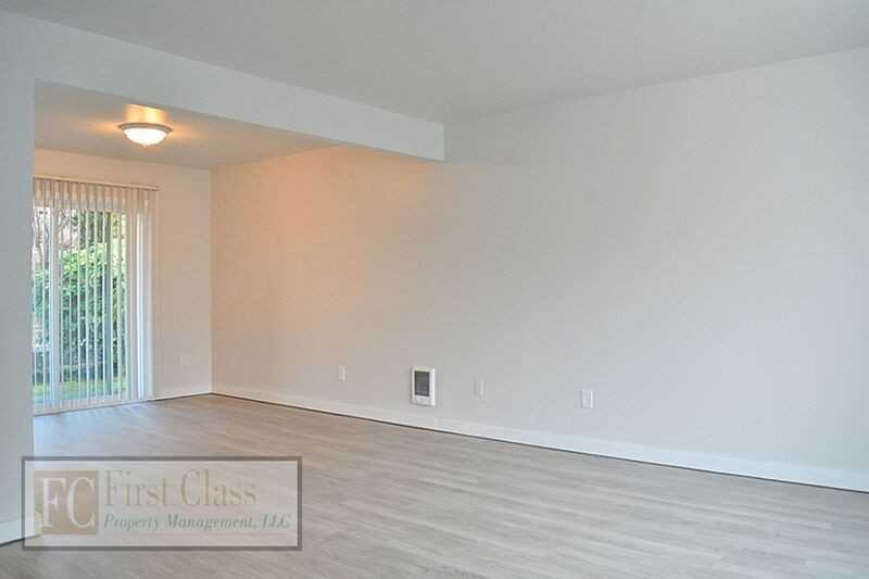 2725 Maywood Dr - Photo 5 of 21