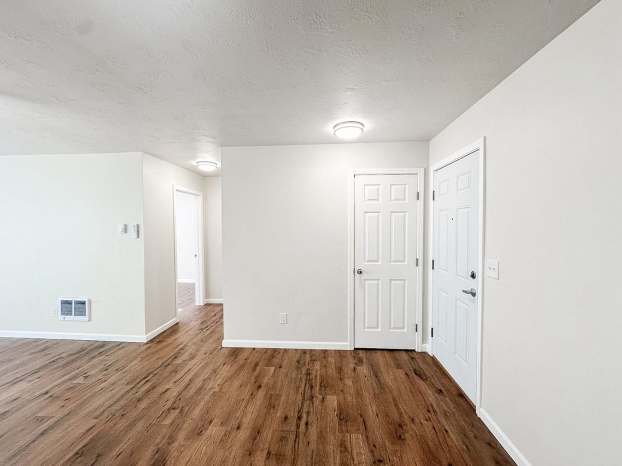 The Pines Apartments - Photo 3 of 35