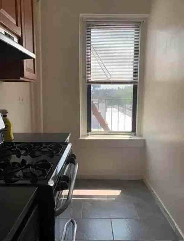 3025 Godwin Terrace #5B - Photo 3 of 7