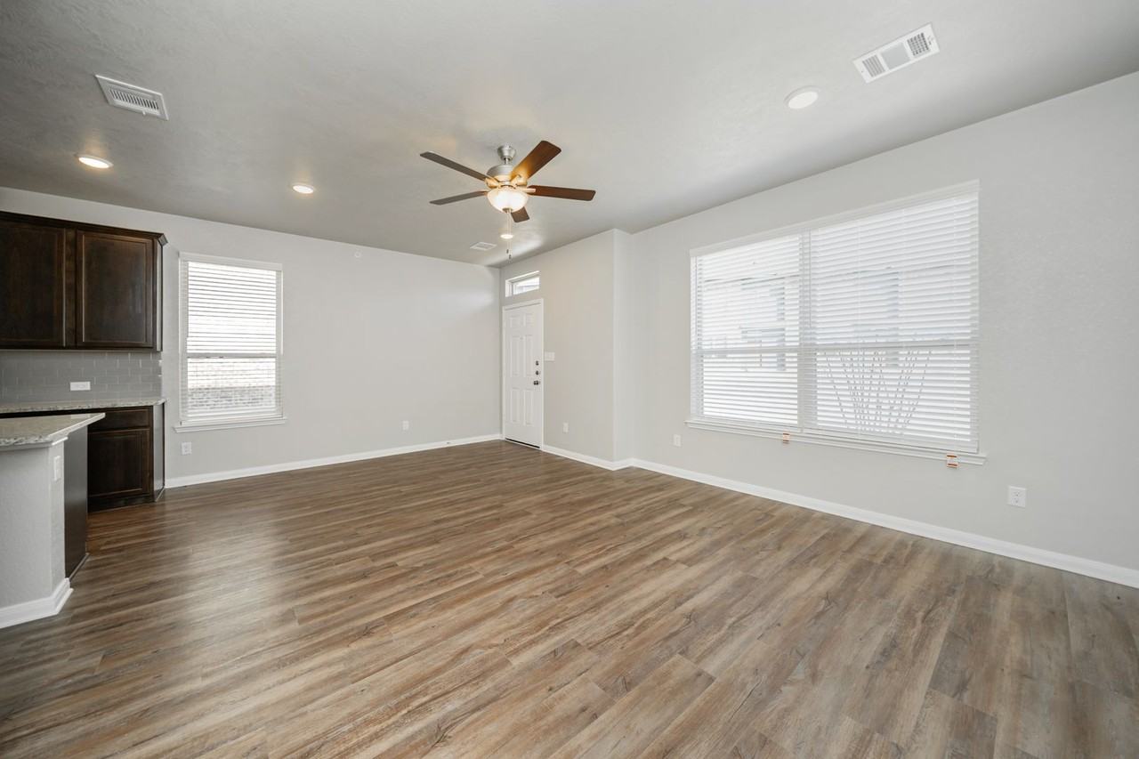 4089 Cross Park Dr #1213 - Photo 3 of 44