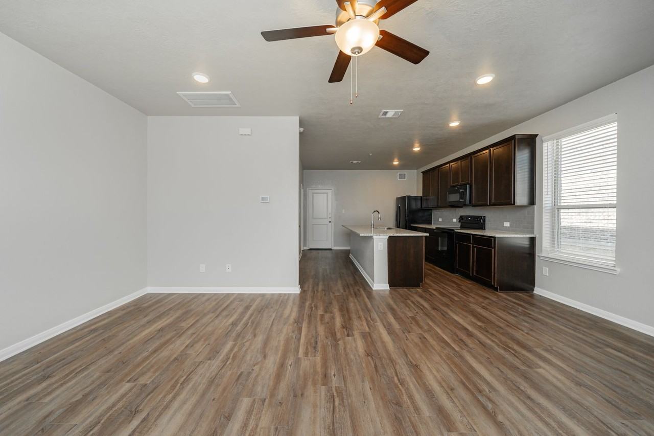 4089 Cross Park Dr #1213 - Photo 5 of 44