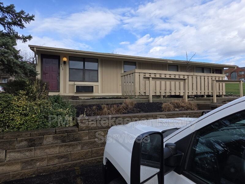 9539 Olde Woods Dr - Photo 2 of 21