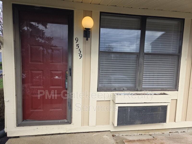 9539 Olde Woods Dr - Photo 4 of 21