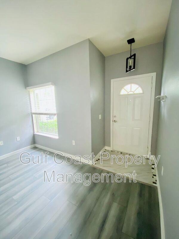 7792 Plantation Cir - Photo 4 of 27