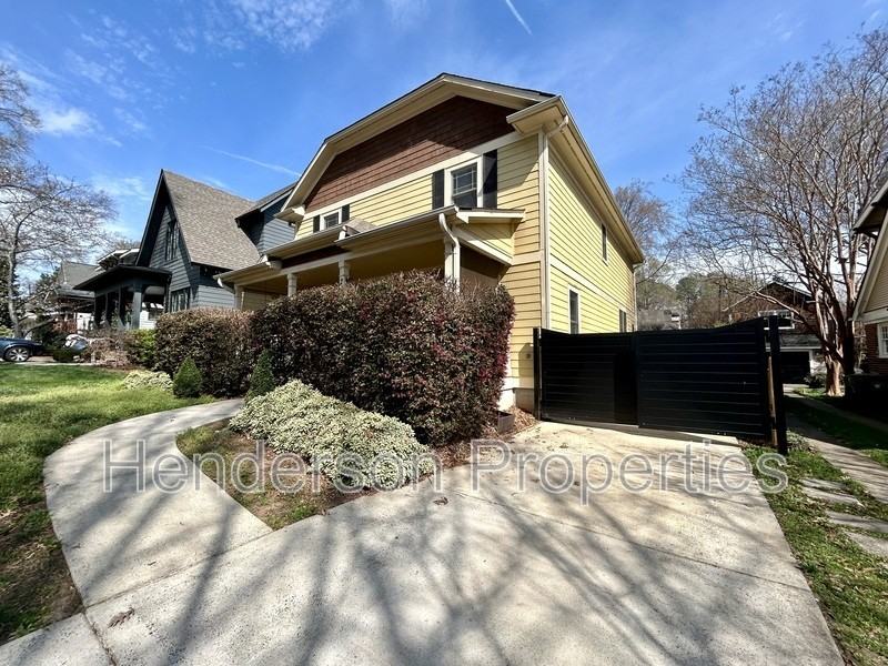 2229 Chesterfield Ave - Photo 2 of 46