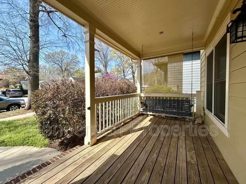 2229 Chesterfield Ave - Photo 4 of 46