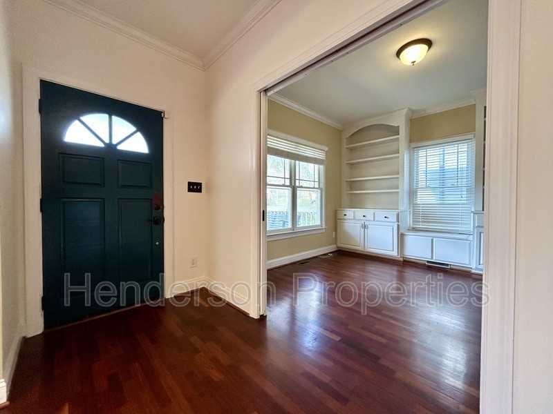 2229 Chesterfield Ave - Photo 6 of 46