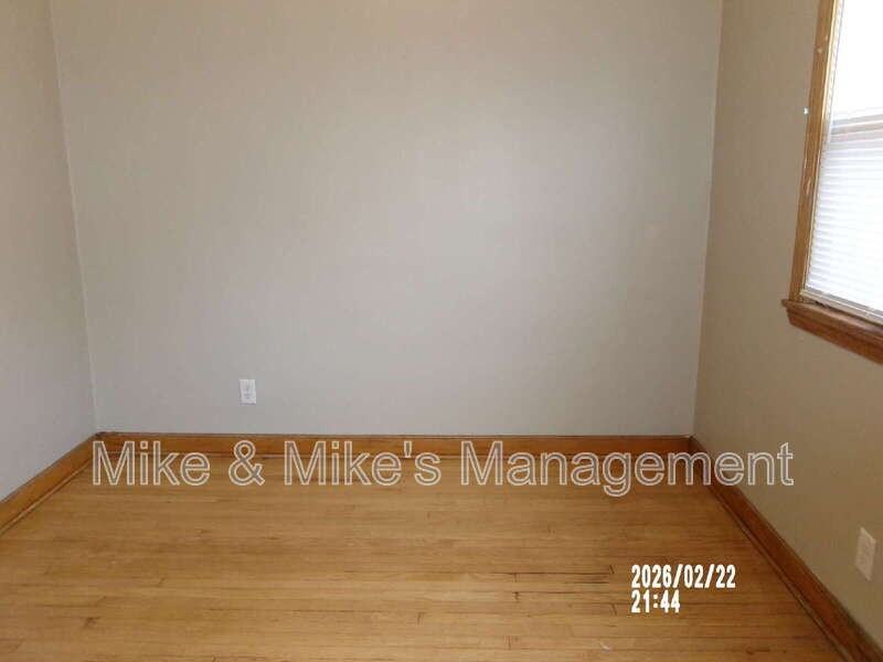 4479A N 44th St Uppr - Photo 4 of 18