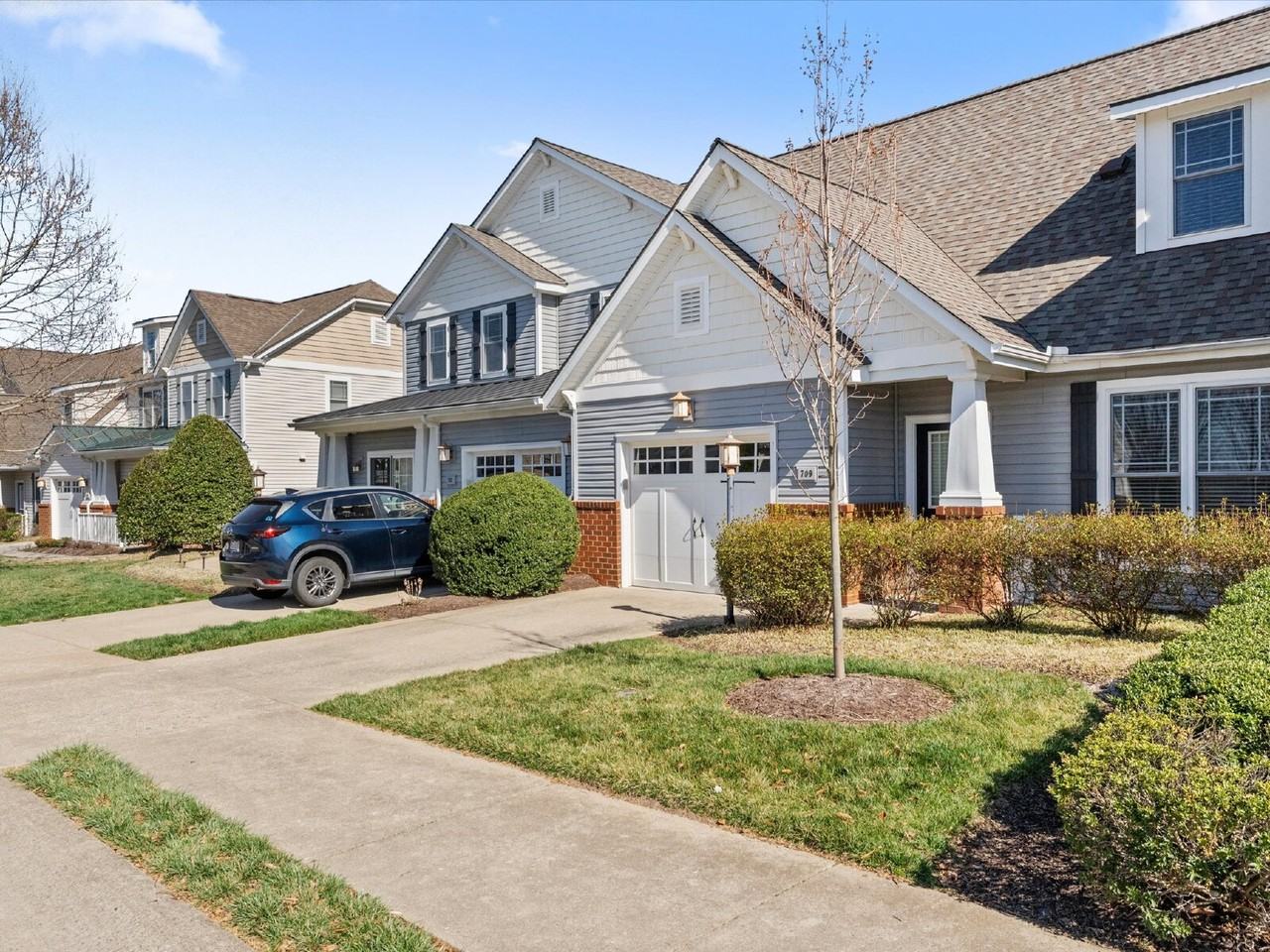 709 Abbey Village Cir - Photo 3 of 50