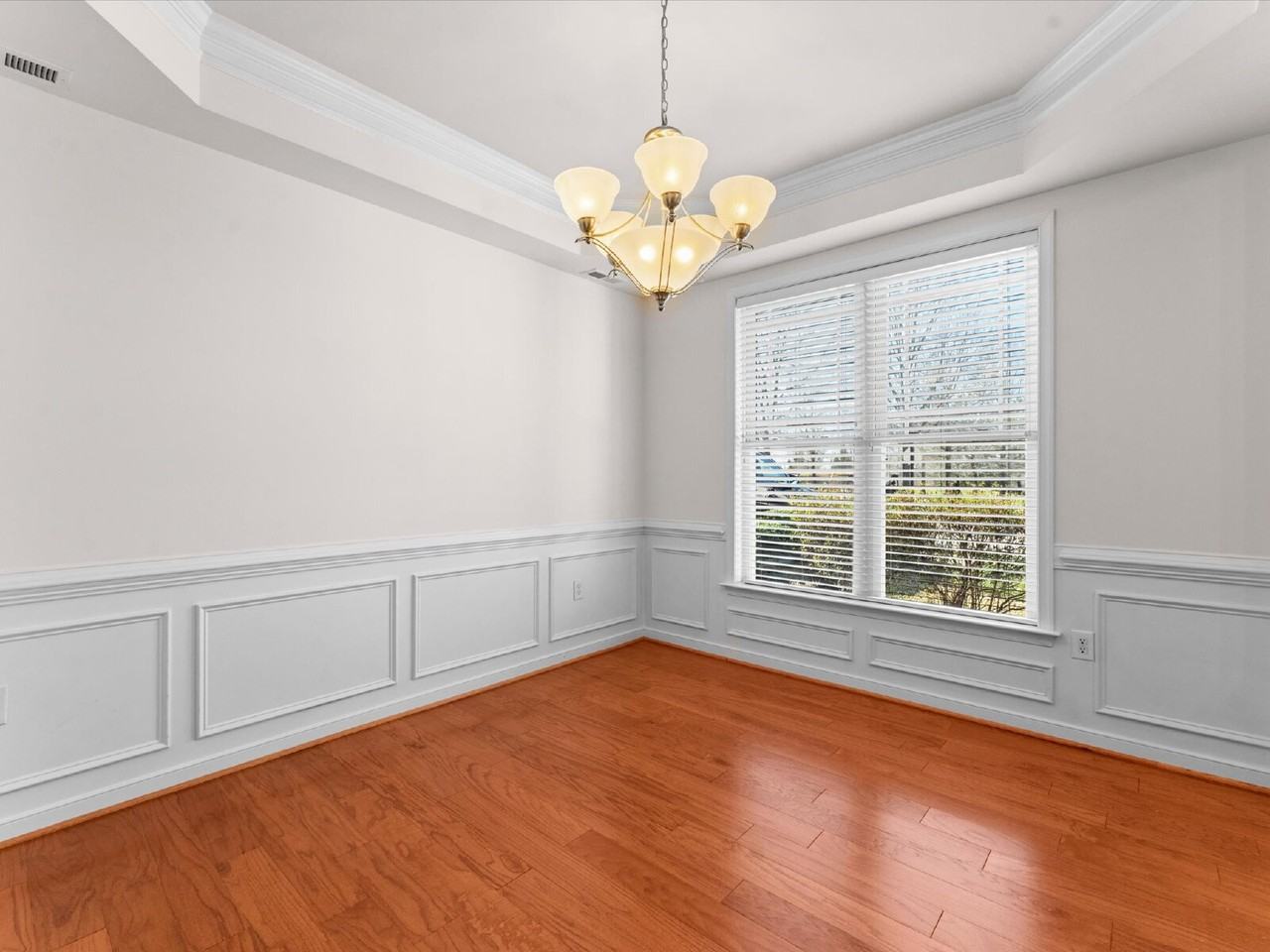 709 Abbey Village Cir - Photo 6 of 50