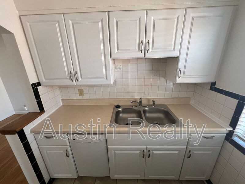 5944 Loughborough Ave #4 - Photo 2 of 11