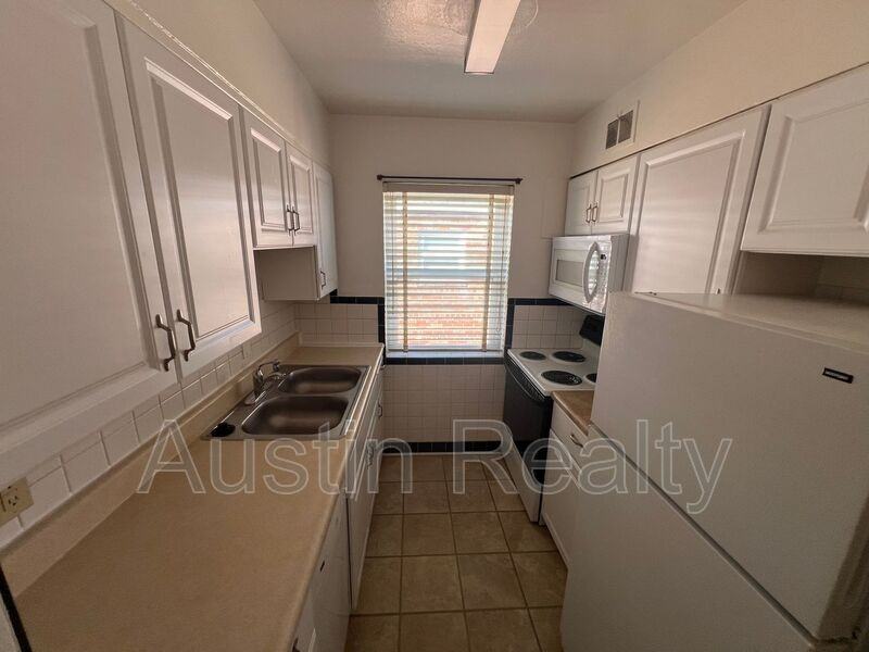 5944 Loughborough Ave #4 - Photo 3 of 11