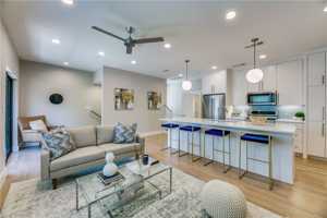 featured image of 3221 Rosedale Ave #1