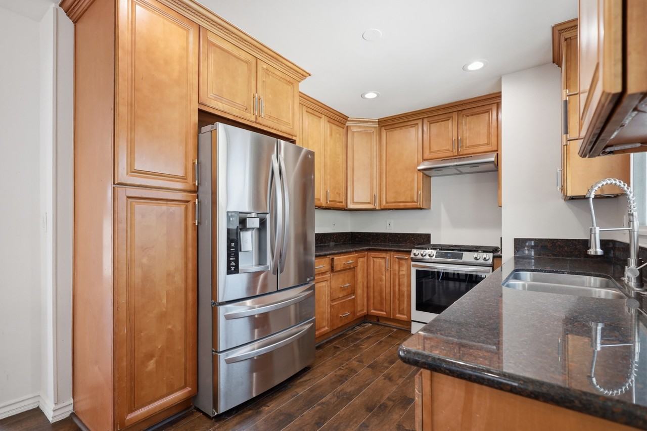 9741 Alcott St - Photo 4 of 13