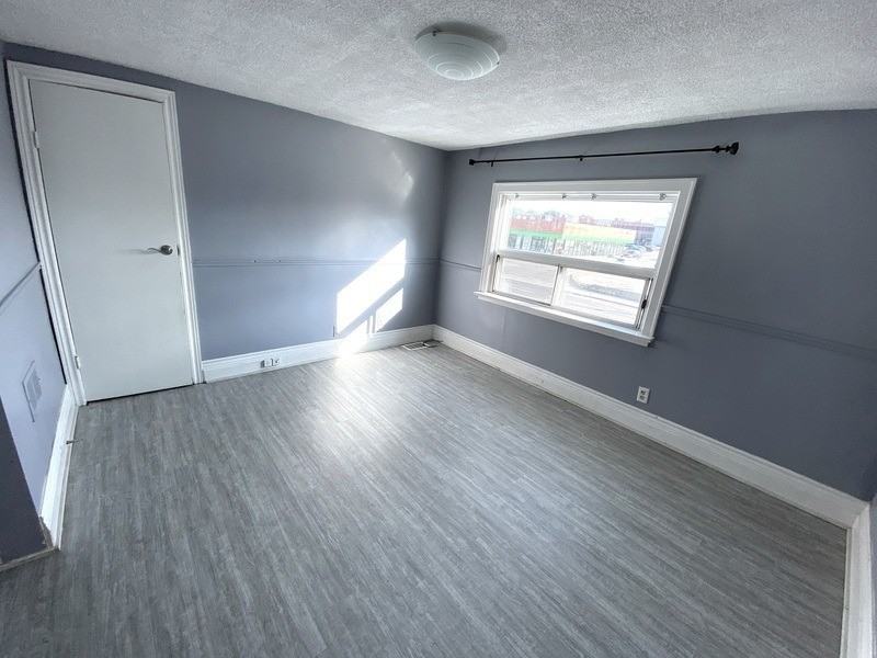 485 Fennell Ave E #3 - Photo 6 of 11