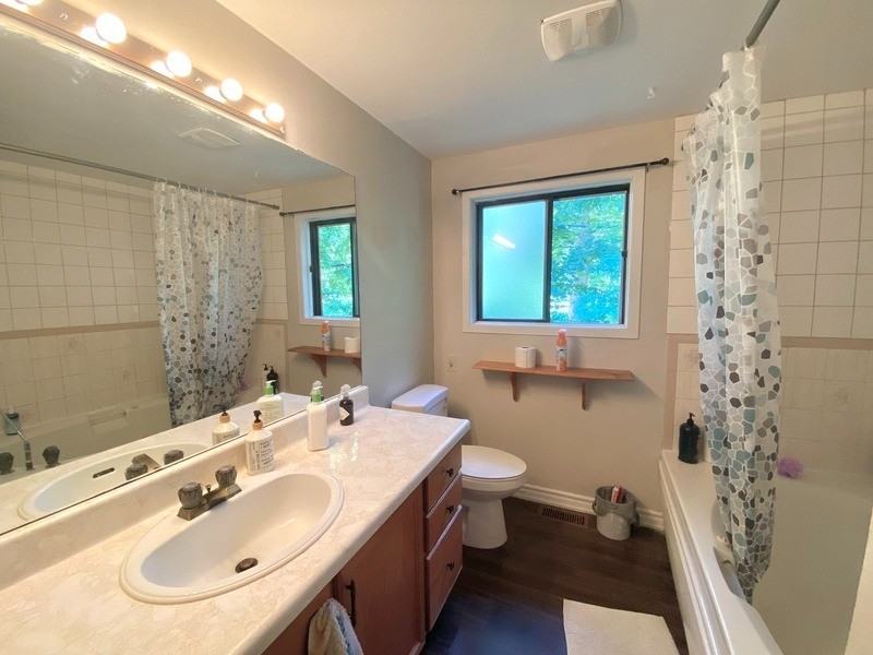 68 Harold Crt #5 - Photo 4 of 16