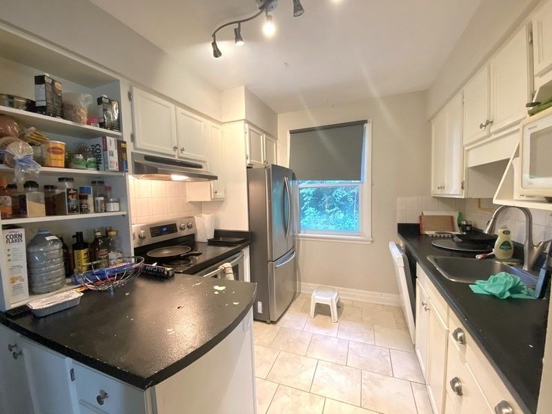 68 Harold Crt #5 - Photo 5 of 16