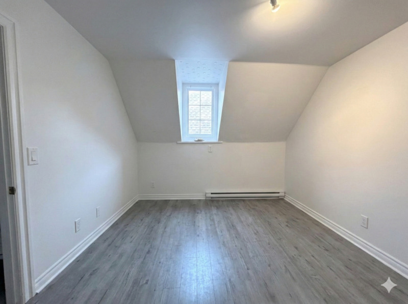 99 Mary St #3 - Photo 4 of 8