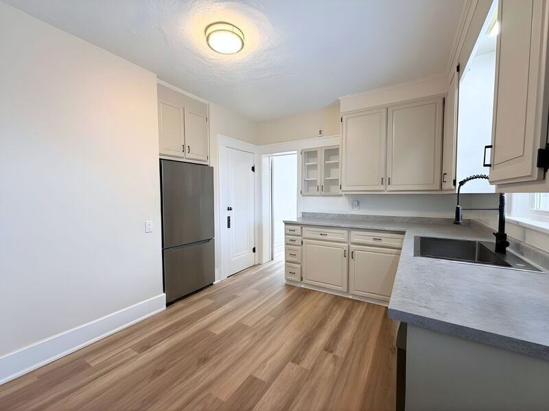 47 Superior St - Photo 3 of 25