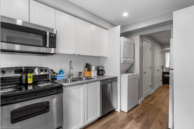 168 Picton St E - Photo 3 of 15