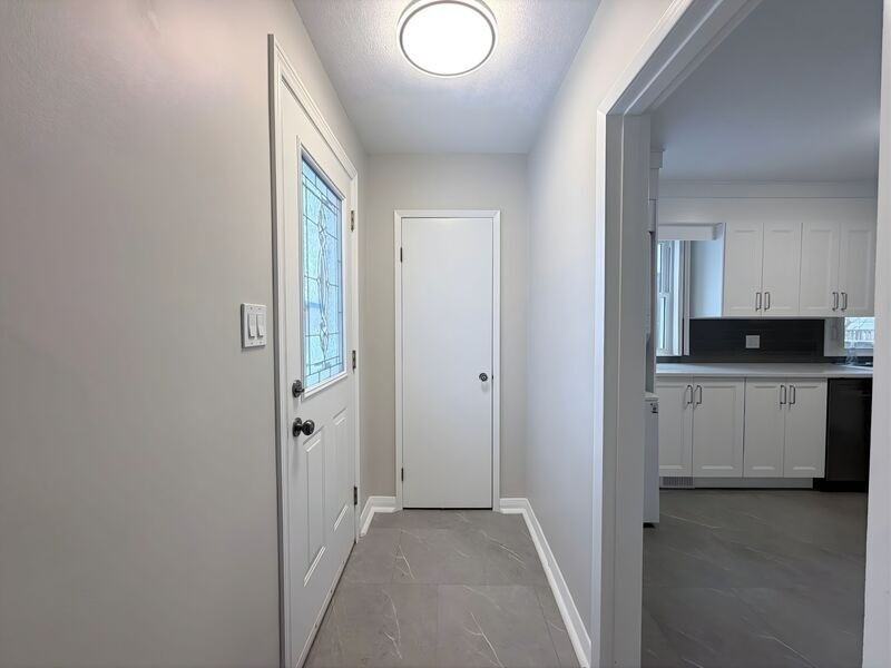 22 East 44th St - Photo 2 of 22