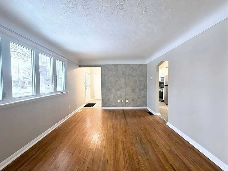 22 East 44th St - Photo 4 of 22