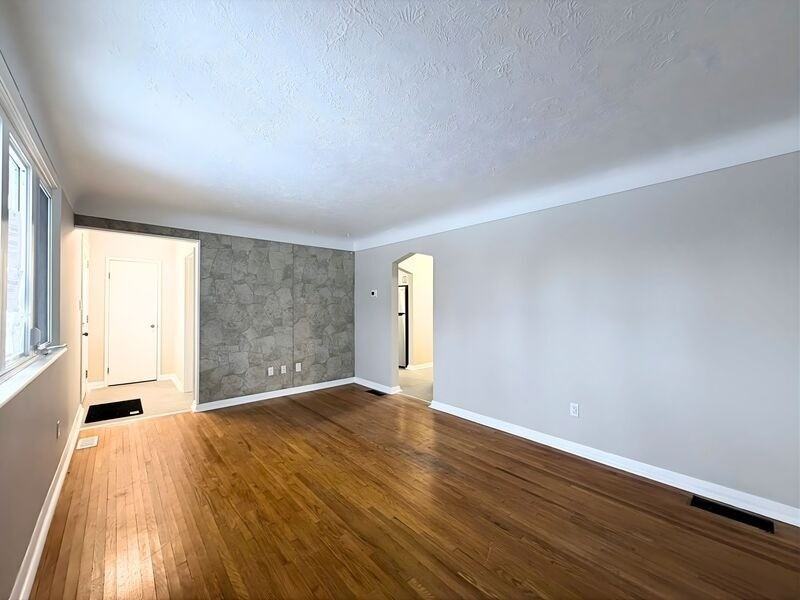 22 East 44th St - Photo 5 of 22